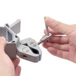 Rückansicht der Amaran Peak Light Stand Clamp mit Silikonband