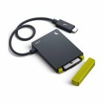 Robustes Aluminiumgehäuse des ANGELBIRD Card Reader PKT CFexpress B