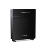 Marstek Venus C AC-gekoppelter Energiespeicher bei der Installation mit Steckdose und PV-Modul
