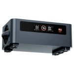 Seitenansicht der OSCAL BP2400 PRO Batterieerweiterung mit robustem Gehäusedesign